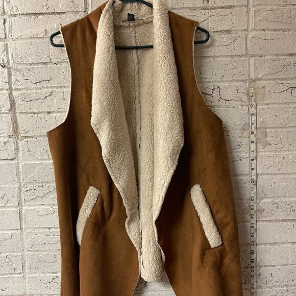 French Laundry Faux Suede Faux Sherpa Lined Sleeveless Open Front Vest Size L - Picture 1 of 8